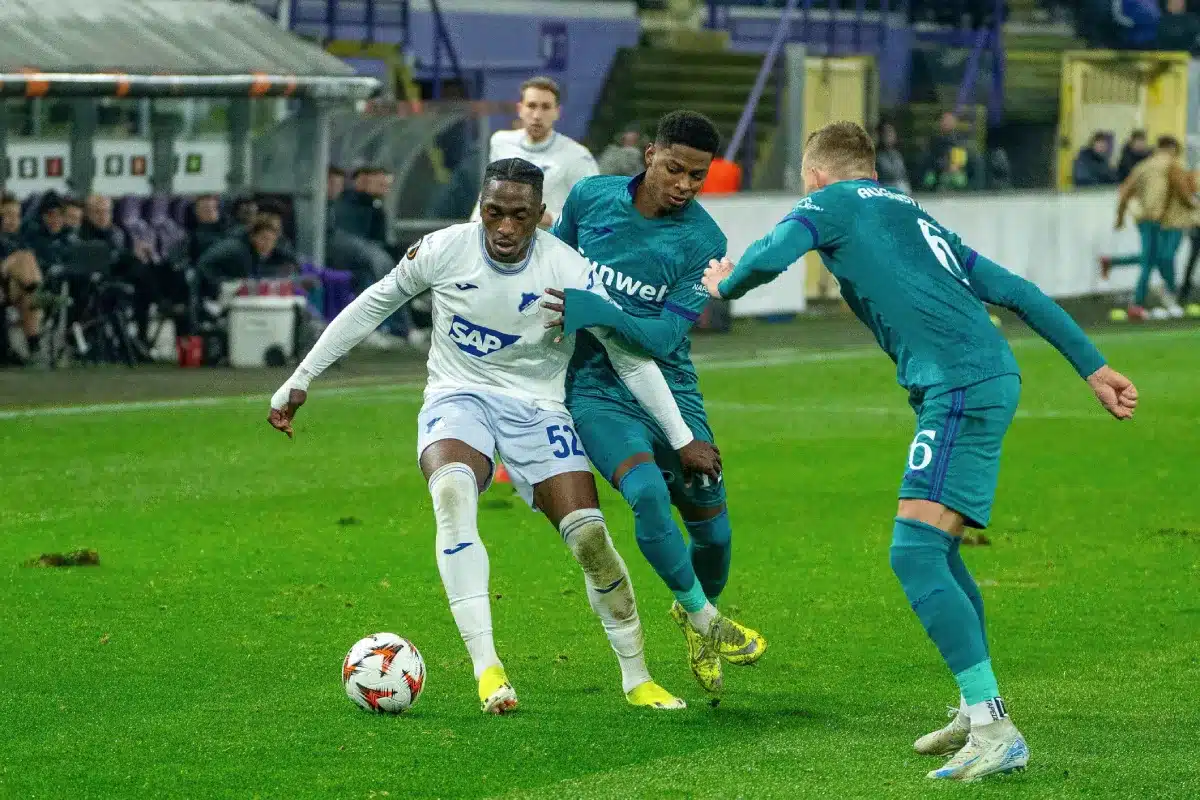 Duel between David Mokwa (TSG Hoffenheim) and Nilson Angulo (RSC Anderlecht), Football, Europa League, Matchday 8, Season 2024/2025